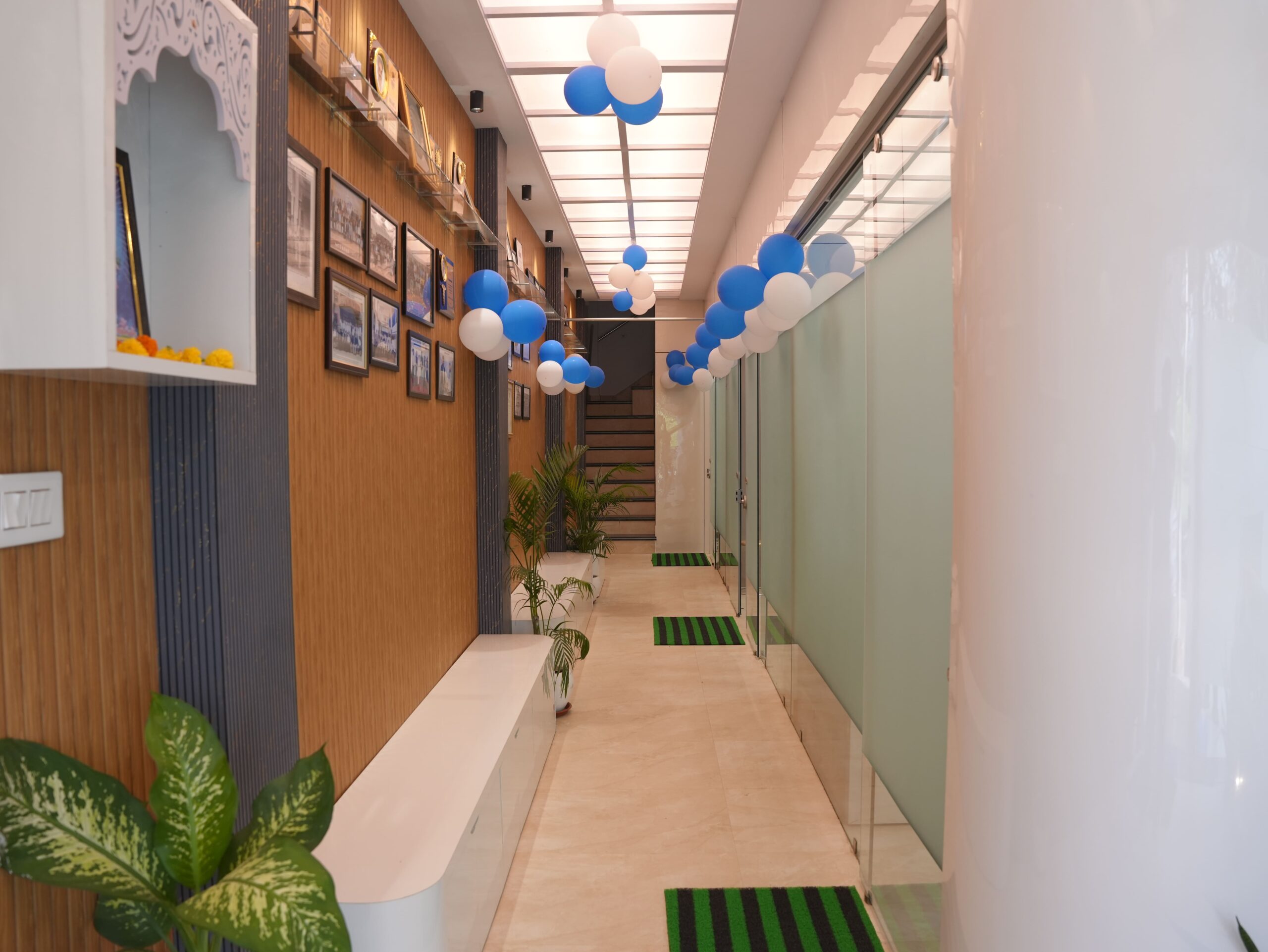 Image gallery marquee